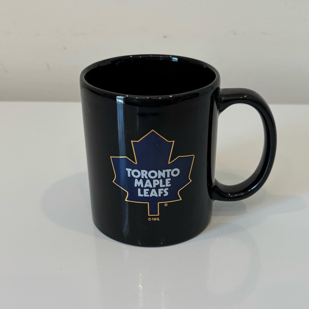 ๐2/$20 Toronto Maple Leafs NHL Copyright Black Mug - Picture 1 of 4